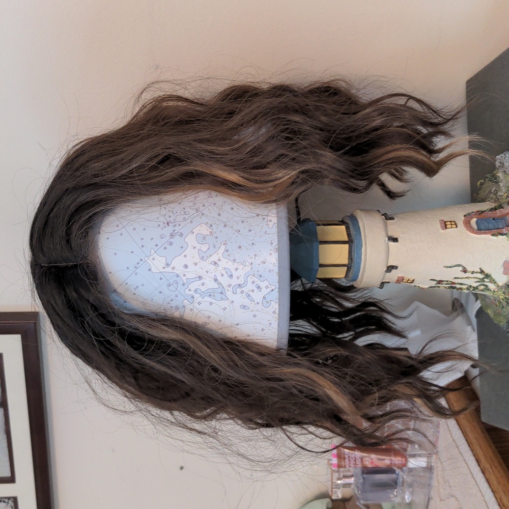 NWT Stamped Glorious Shoulder Length Wig